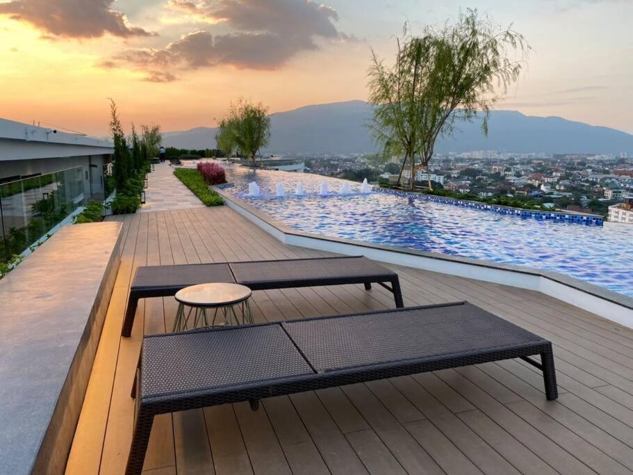 New & Cozy 2 Bedroom @ The Astra Sky River Chiang Mai Exterior photo